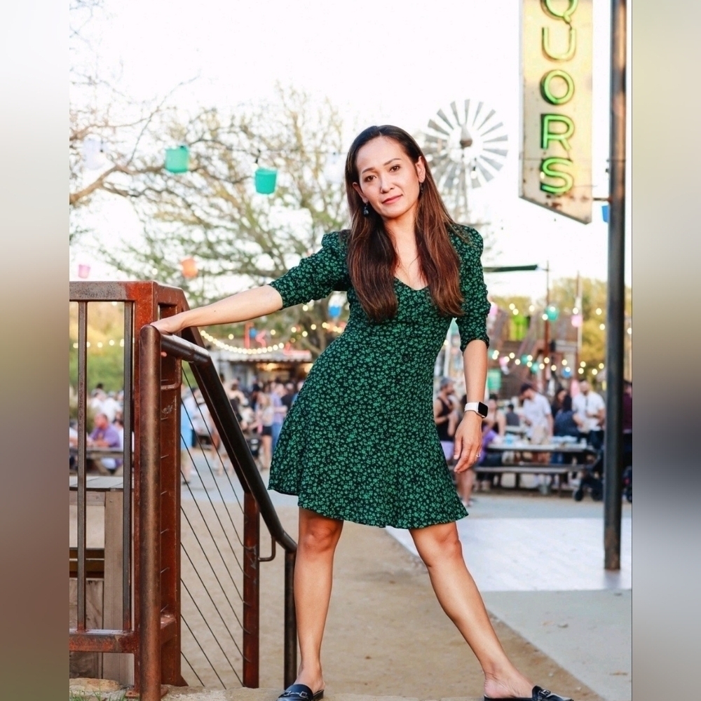 ZARA BLACK AND GREEN FLORAL PRINT LONG SLEEVE MINI DRESS. SIZE LARGE. NWOT.